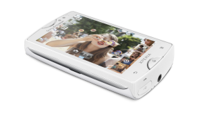 xperia-mini-white-sideview-android-smartphone-940x529